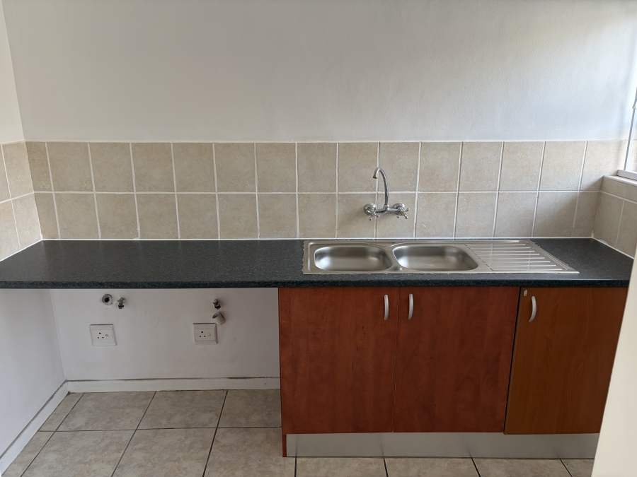 To Let 3 Bedroom Property for Rent in Uitzicht Western Cape